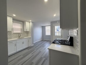 528 John F. Kennedy Blvd in Bayonne, NJ - Building Photo - Building Photo