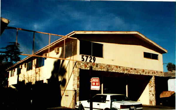 5725 Vineland in North Hollywood, CA - Building Photo - Building Photo
