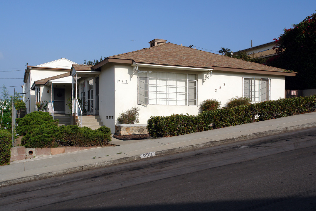 223 Sierra St in El Segundo, CA - Foto de edificio