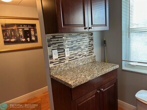 7797 Golf Cir Dr in Margate, FL - Building Photo - Building Photo