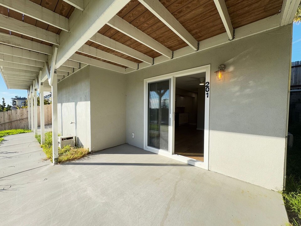 247 Larchmont Dr in Arroyo Grande, CA - Building Photo