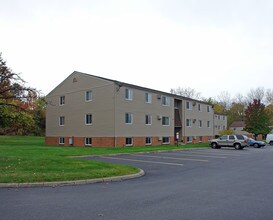 Lincoln Square Apartments in Youngstown, OH - Building Photo - Building Photo