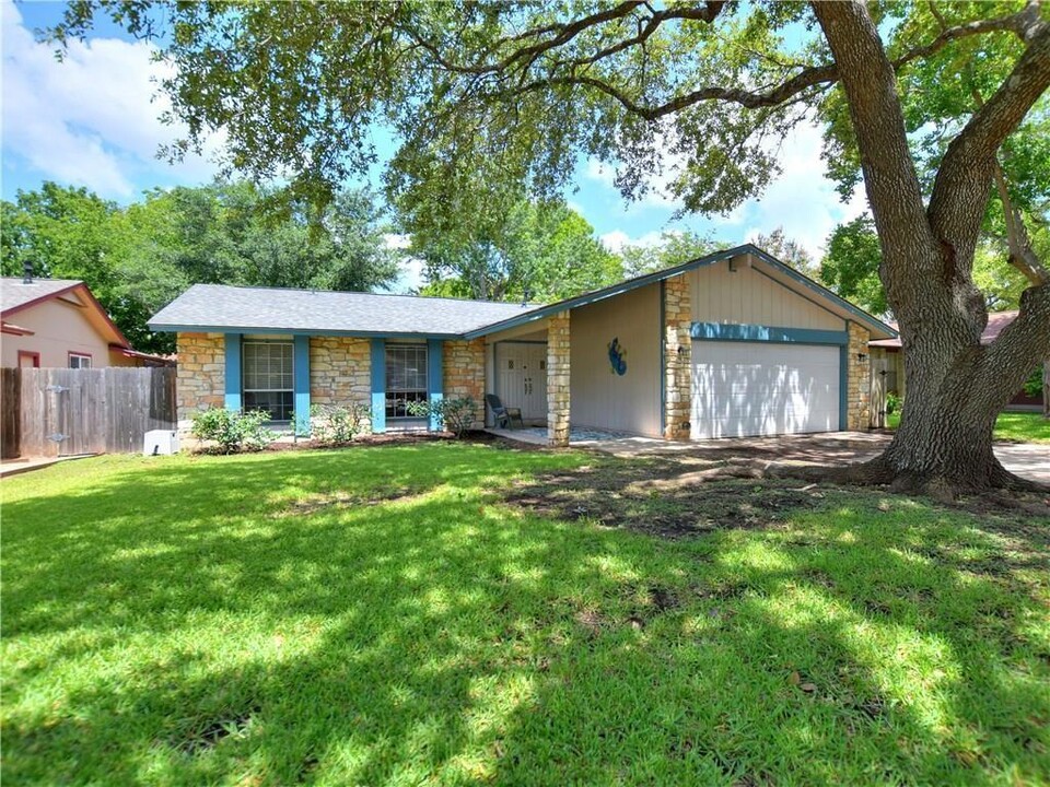 12317 Bainbridge Ln in Austin, TX - Building Photo