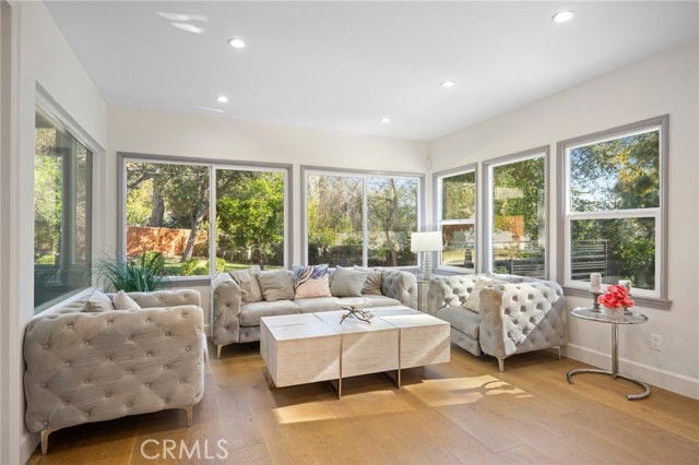 2065 E Altadena Dr in Altadena, CA - Building Photo - Building Photo