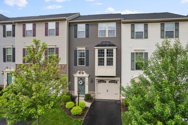 114 Arbor Trail Dr in Mckees Rocks, PA - Foto de edificio - Building Photo