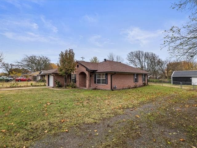 104 S Poplar St in Leonard, TX - Building Photo - Building Photo