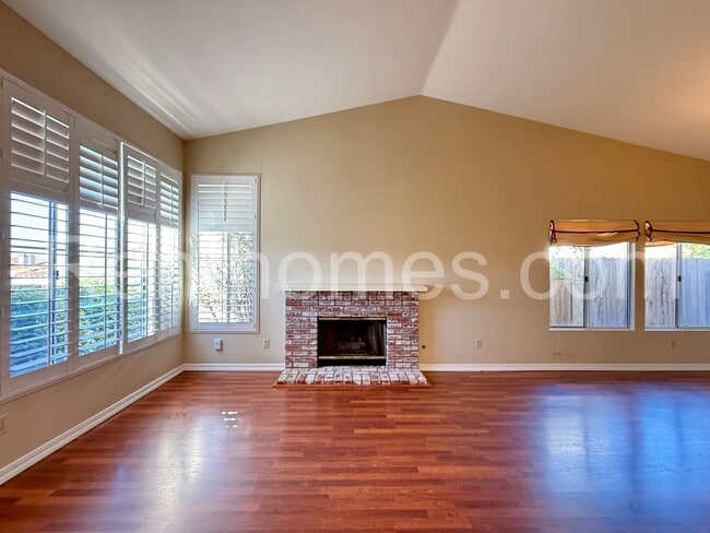 8894 Donaker St in San Diego, CA - Building Photo - Building Photo