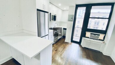 EAST 35 STREET in New York, NY - Building Photo - Building Photo