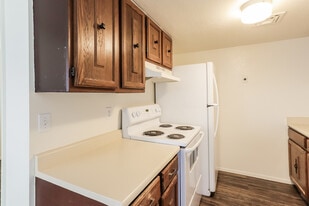 Alvernon Plaza in Tucson, AZ - Building Photo