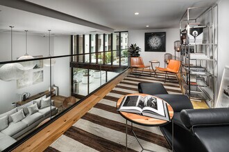 Line Lofts in Hollywood, CA - Foto de edificio - Building Photo
