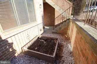 3712 Steppes Ct, Unit B in Falls Church, VA - Building Photo - Building Photo