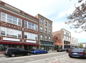 147 Bank St in New London, CT - Building Photo - Building Photo