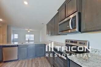 106 Palomino Bnd Dr in Newark, TX - Building Photo - Building Photo