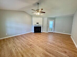 460 Derby Ln in Hope Mills, NC - Building Photo - Building Photo