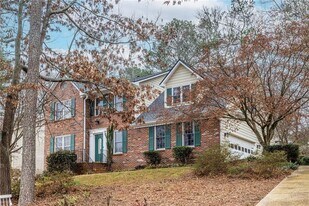 1880 Meadowchase Ct in Snellville, GA - Building Photo