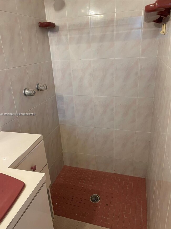 9711 Caribbean Blvd in Cutler Bay, FL - Building Photo - Building Photo