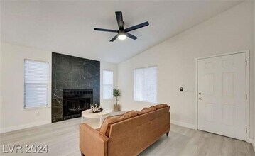 5088 Spencer St in Las Vegas, NV - Building Photo - Building Photo