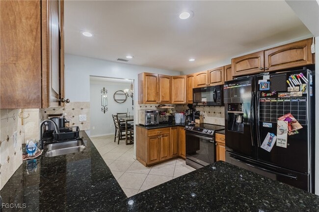 2103 SE 8th Ave in Cape Coral, FL - Building Photo - Building Photo