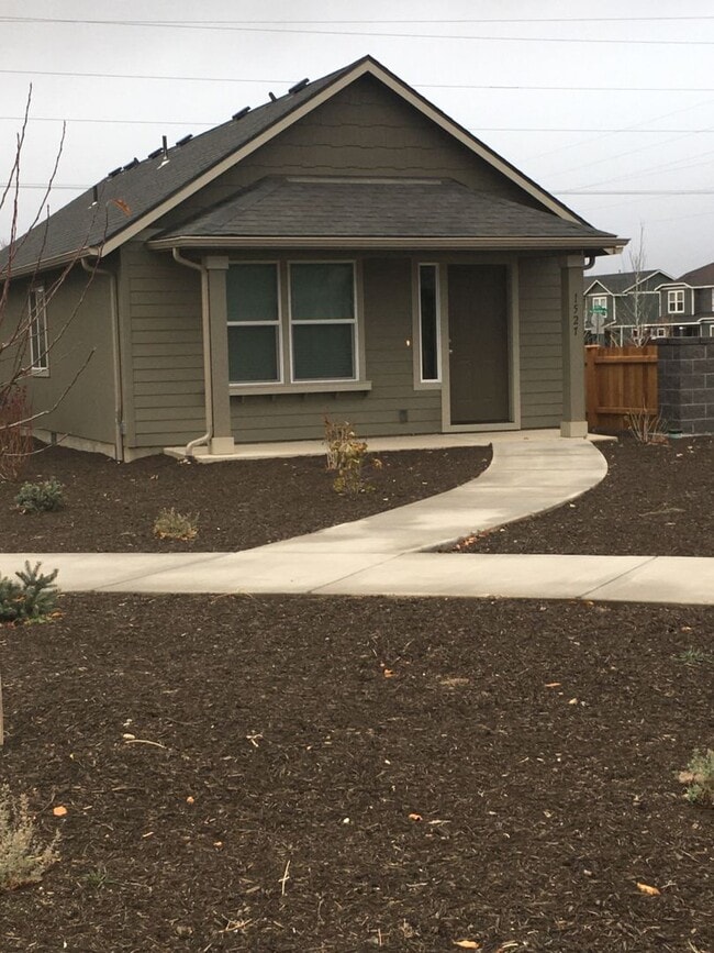 property at 1527 SW 36th Loop