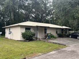 37850 WDCF Dr in Dade City, FL - Building Photo