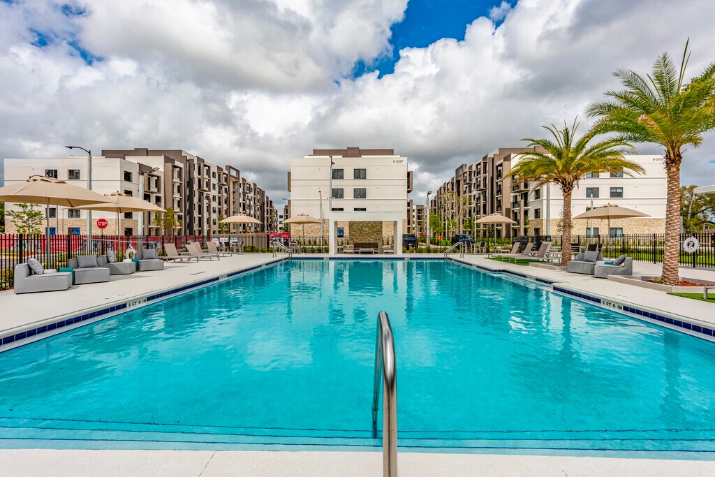 Oak Enclave Apartments in Miami Gardens, FL
