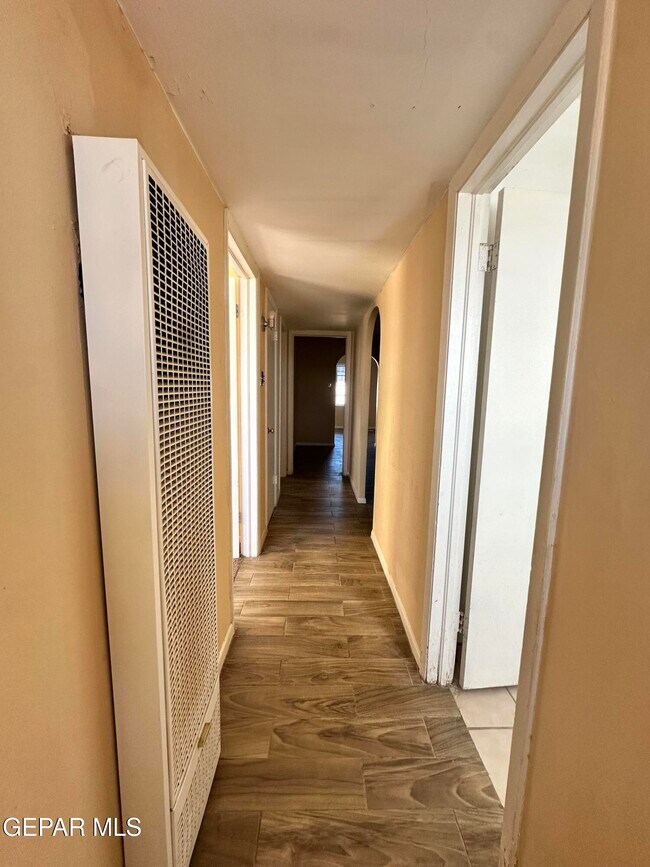 2606 Sacramento Ave in El Paso, TX - Building Photo - Building Photo