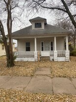 537 E 3rd Ave in Hutchinson, KS - Building Photo