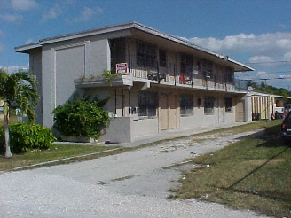 1453 NW 2nd Ave in Florida City, FL - Foto de edificio - Building Photo