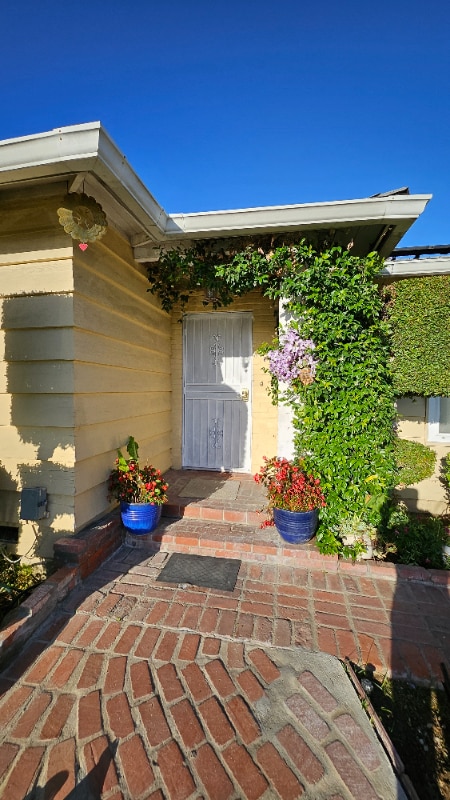 property at 354 N Toland Ave