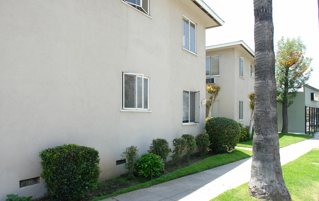 608 W Glenoaks Blvd in Glendale, CA - Building Photo - Building Photo