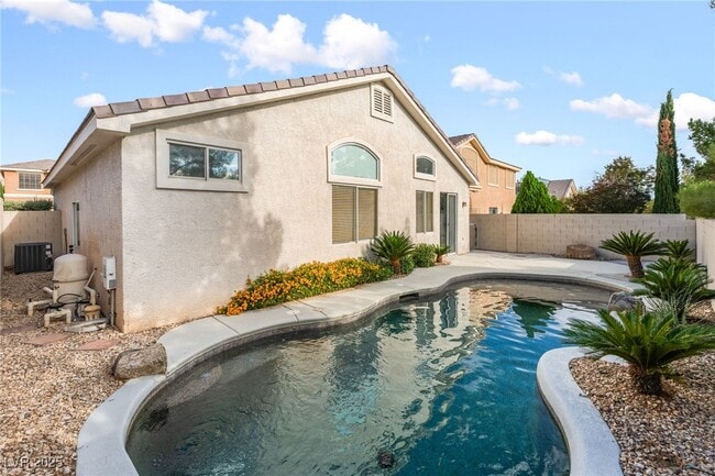 property at 912 Siena Hills Ln