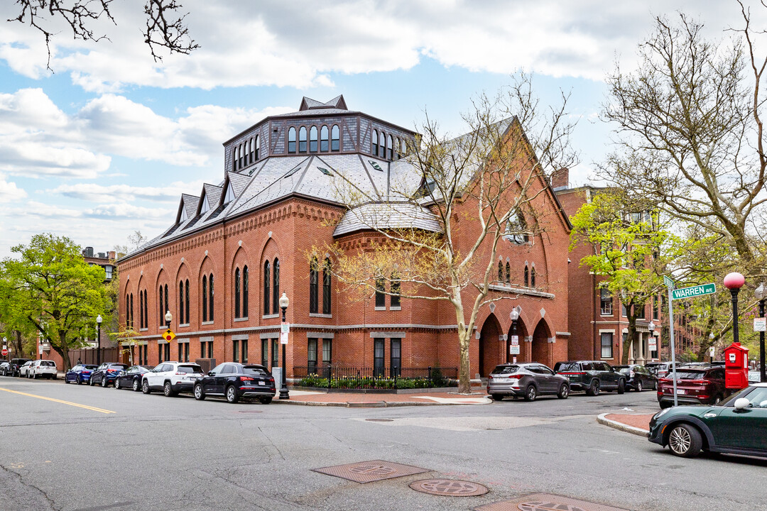 201 W Brookline St in Boston, MA - Building Photo