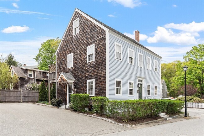 12 Morse Ct in Manchester by the Sea, MA - Building Photo - Building Photo