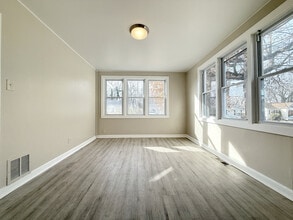 16 Jenkins Ave in Pennsville Township, NJ - Building Photo - Building Photo