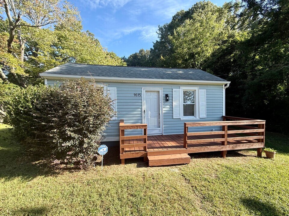 1615 N Park Ave in Burlington, NC - Building Photo