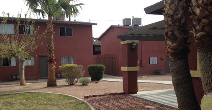 Bonanza Gardens Apartments in Las Vegas, NV - Building Photo - Building Photo