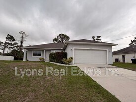 2929 Alhaven Terrace in North Port, FL - Building Photo