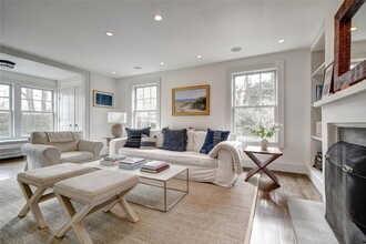 51 Sherrill Rd in East Hampton, NY - Building Photo - Building Photo