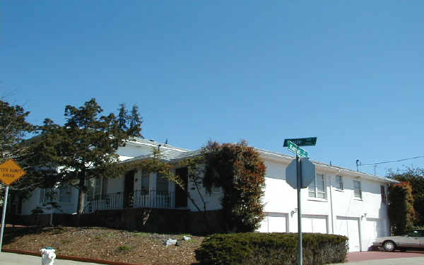 3702 Maple Ave in Oakland, CA - Foto de edificio - Building Photo