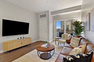 255 N Addison Ave in Elmhurst, IL - Foto de edificio - Building Photo