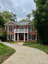 1806 Asbury Hall Ct in Charlotte, NC - Building Photo