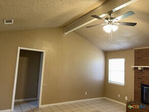 1805 Galaxy Dr in Killeen, TX - Foto de edificio - Building Photo