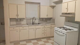 1210 Kayton Ave, Unit 2 in San Antonio, TX - Building Photo