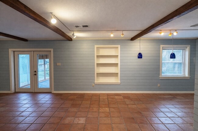 202 Hardy St in Bacliff, TX - Building Photo - Building Photo