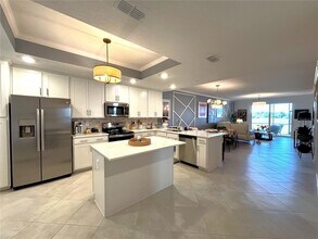 17530 Opal Sand Dr in Venice, FL - Foto de edificio - Building Photo