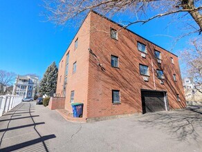 86 Newbury St, Unit #2 in Somerville, MA - Foto de edificio - Building Photo