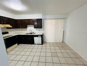 3912 Crayrich Cir in Orlando, FL - Foto de edificio - Building Photo