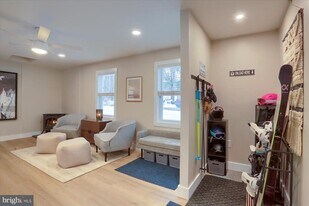 1365 Roundtop Rd in Lewisberry, PA - Building Photo