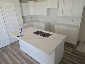 112 Chisum Dr in Clovis, NM - Building Photo - Building Photo