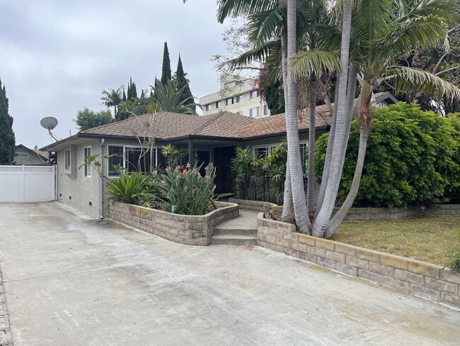property at 11160 Greenlawn Ave